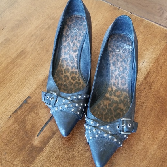 Shoes - Picture 4 of 4